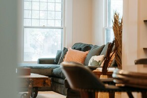 Smart TV, books, offices