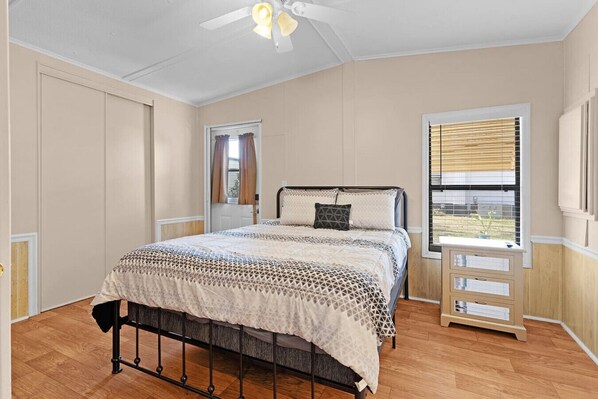 2 chambres, bureau, Wi-Fi, draps fournis