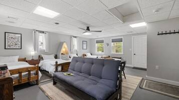 4 slaapkamers, een bureau, wifi, beddengoed