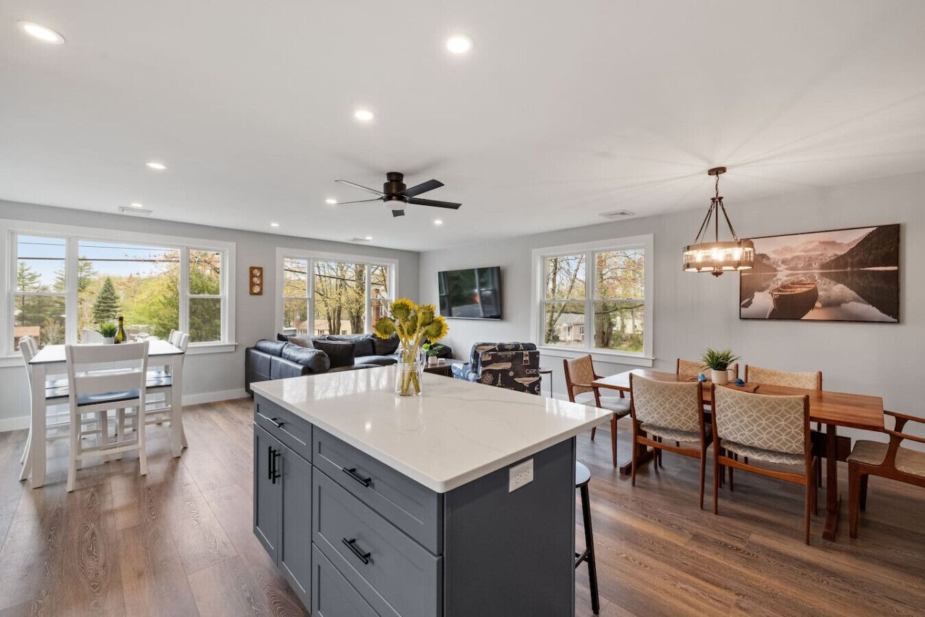 Modern Lake Retreat | Winnipesaukee | Ski & Swim - Ellacoya State Park, Gilford