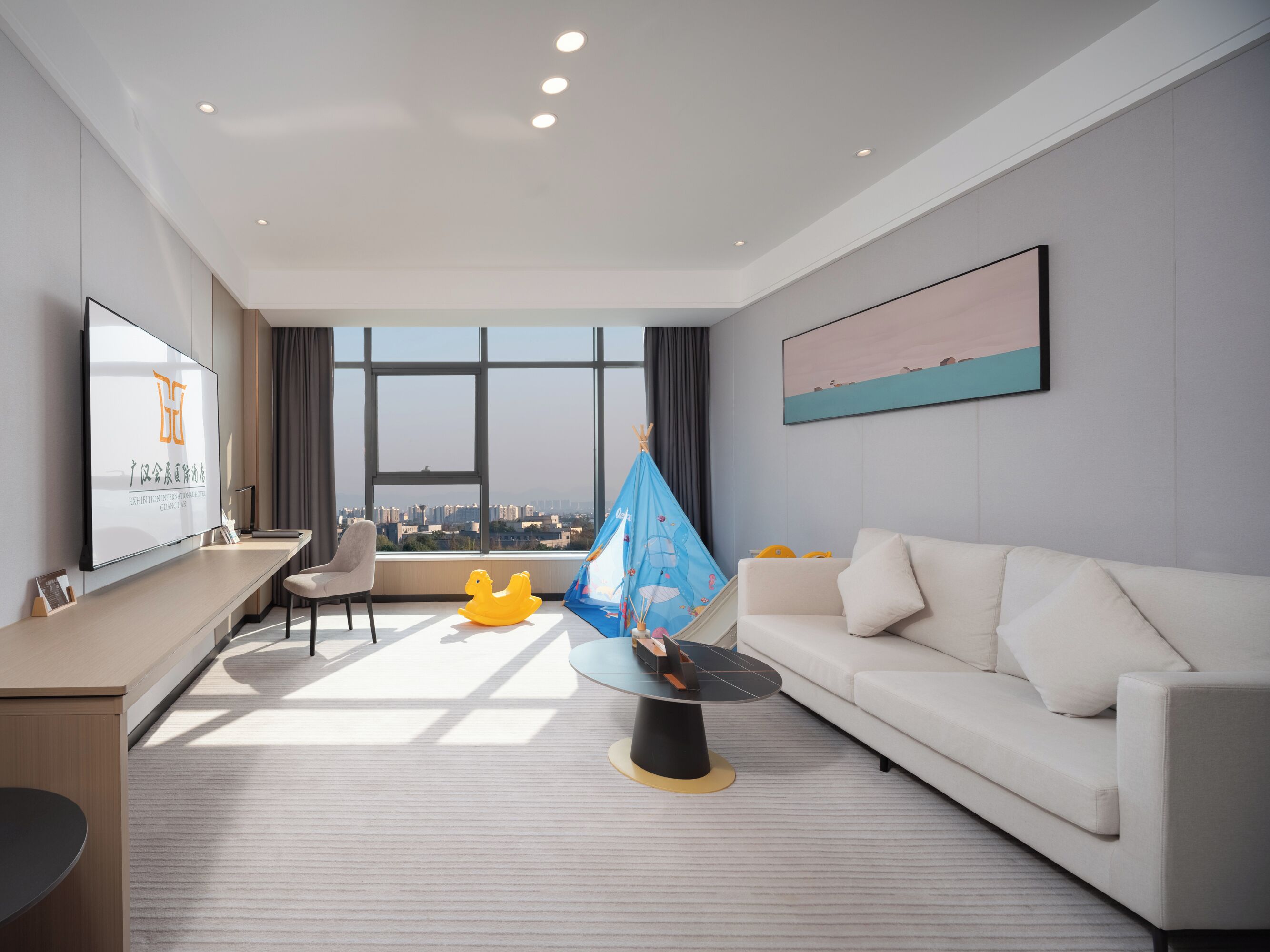 家庭开间套房, 公园景观 | 高档床上用品、羽绒被、记忆海绵床垫、办公桌