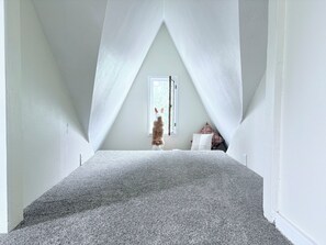 Interior - Perry Pup House – Vintage Charm, Dog-Friendly, Walk to Cafés/Brewery (Spokane)