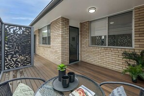 Terrace/patio - Prickly Pear Stays in Adamstown, 2-br (Adamstown)