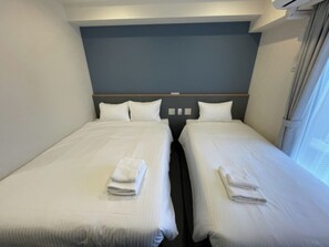 1 quarto, escrivaninha, ferros/tábuas de passar roupa, Wi-Fi de cortesia