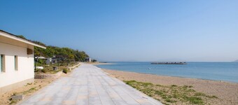 Private rental of an old house on a remote island  / Takamatsu Kagawa