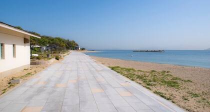 Private rental of an old house on a remote island / Takamatsu Kagawa