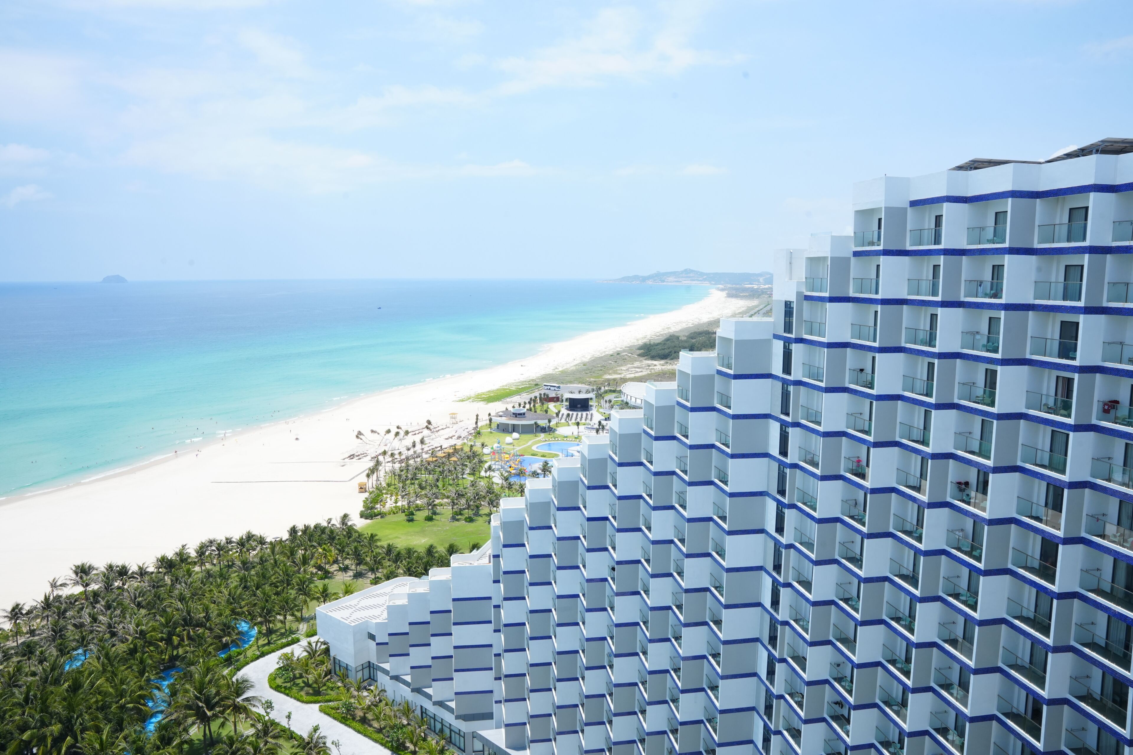 Deluxe Double Room, Balcony, Beach View | Desk, laptop workspace, soundproofing, free WiFi