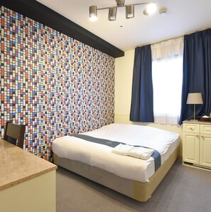 1 室のベッドルーム、デスク、アイロン / アイロン台、WiFi (無料)