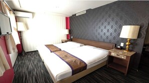 1 bedroom, desk, iron/ironing board, free WiFi - Family Twin Room Nonsmoking|For consecutive n / Osaka Ōsaka (Osaka)