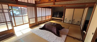 Showa retro house for rent / Tsu Mie