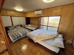 1 多间卧室、办公桌、免费 WiFi、床单