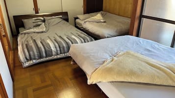 2 bedrooms, desk, free WiFi, bed sheets