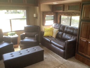 TV, fireplace, DVD player