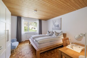 3 bedrooms, free WiFi, bed sheets