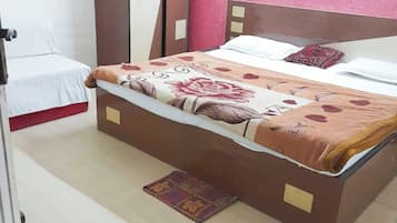 In-room safe, soundproofing, bed sheets