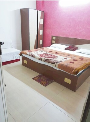 Caja fuerte, sistema de insonorización, ropa de cama