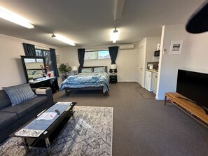 Room - Affordable Spacious Apartment (Timaru)