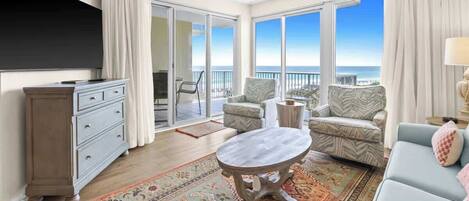 Télévision, livres, espaces bureaux