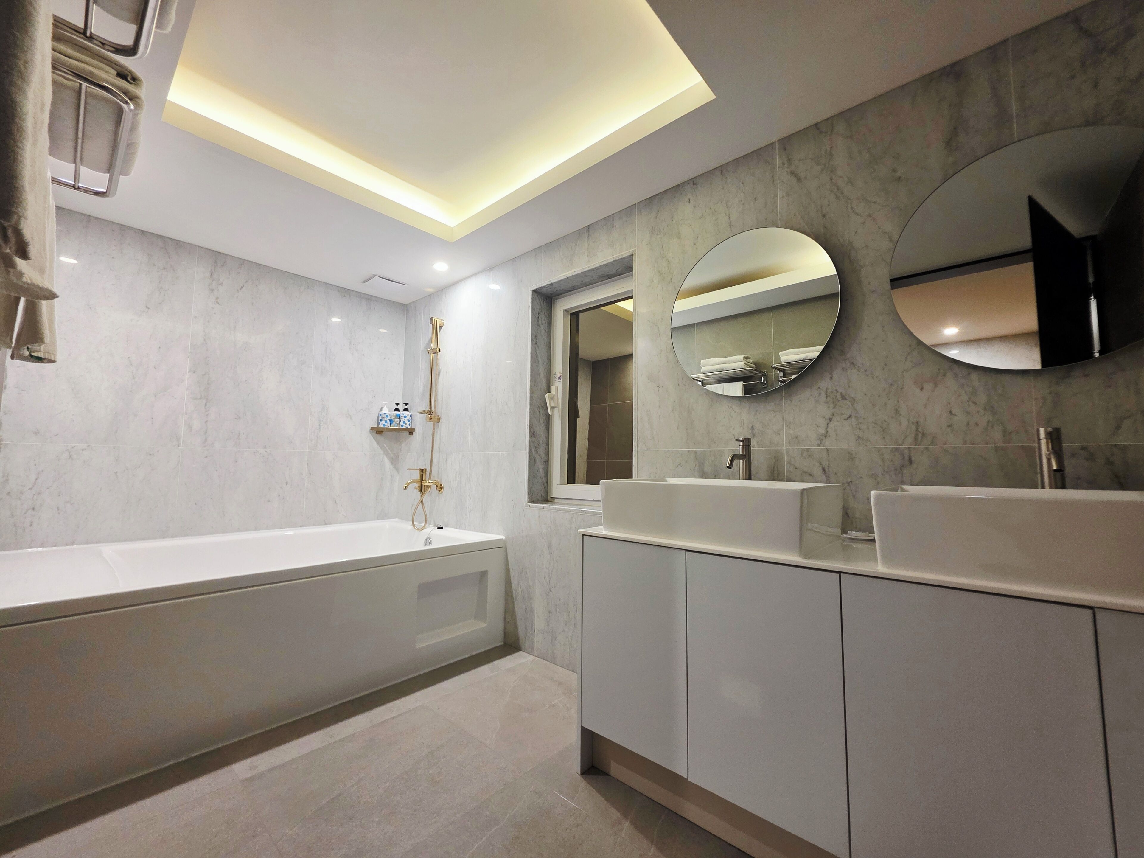 Superior-Vierbettzimmer, Mehrere Betten, Nichtraucher | Badezimmer