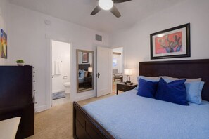 3 Schlafzimmer, Schreibtisch, Bügeleisen/Bügelbrett, WLAN