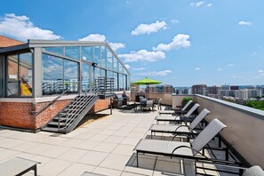 Terrace/patio - Blueground | Pentagon City, rooftop, nr Iwo Jima Memorial (Arlington)