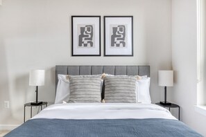 2 chambres, fer et planche à repasser, Wi-Fi, draps fournis