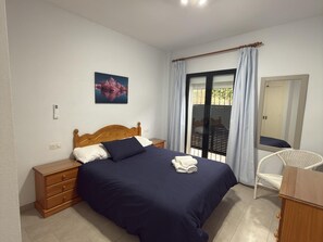 2 室のベッドルーム、アイロン / アイロン台、インターネット、ベッドシーツ