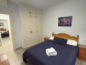 2 bedrooms, iron/ironing board, Internet, bed sheets - García Rota Beach by staycare (Rota)
