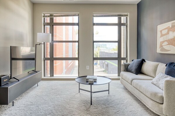 Fernseher, Stereoanlage