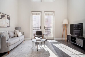 Télévision, chaîne hi-fi