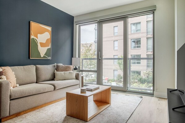 Fernseher, Stereoanlage