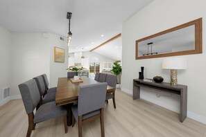 Dining - Family Retreat Near Gaylord Pacific Resort - Chula Vista (Chula Vista)