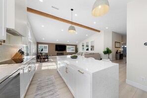 Interior - Family Retreat Near Gaylord Pacific Resort - Chula Vista (Chula Vista)