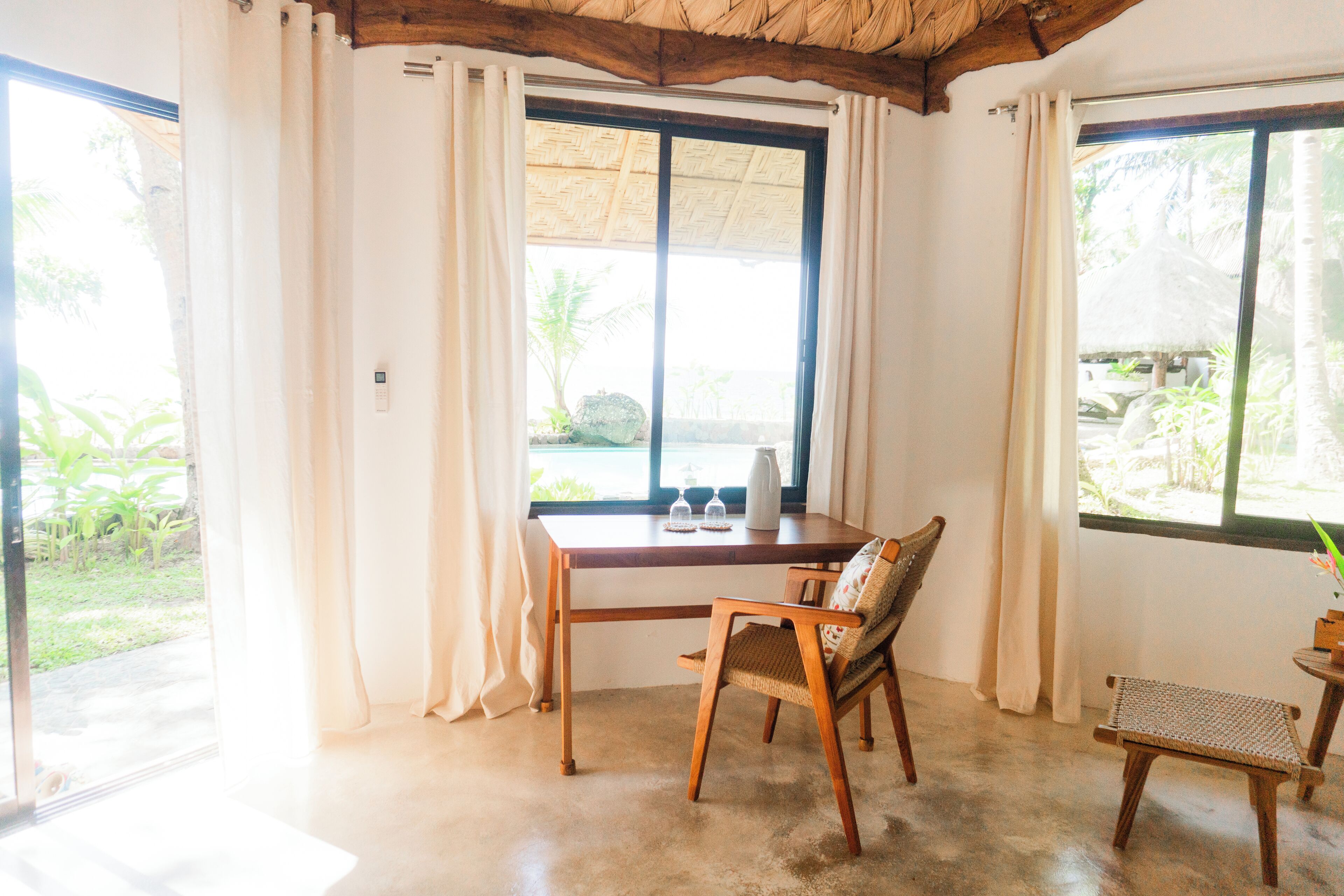 Villa, uitzicht op zwembad, aan het strand | 1 slaapkamer, individueel gedecoreerd, individueel gemeubileerd