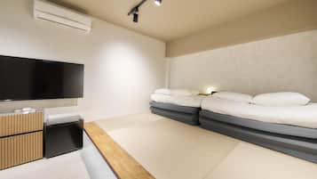 Quadruple Room | In-room safe, blackout drapes, soundproofing, iron/ironing board