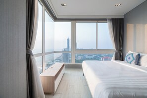 Deluxe Condo, Balcony, Sea View