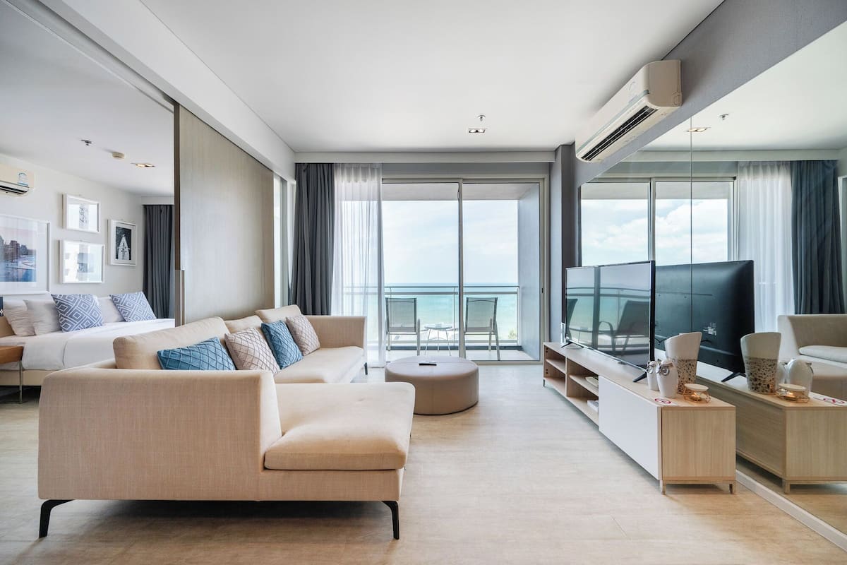Condo de lujo, balcón, vista al océano | 3 habitaciones, ropa de cama de alta calidad y camas con efecto memoria
