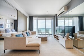 Condo luxueux, balcon, vue sur l’océan | Literie de qualité, lit avec matelas en mousse à mémoire
