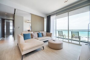 Luxury Condo, Balcony, Ocean View | Premium bedding, memory-foam beds, iron/ironing board