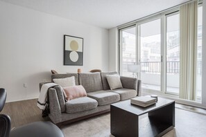 TV, stereo - Blueground | Ballston, pool, nr Arlington Cemetery (Arlington)