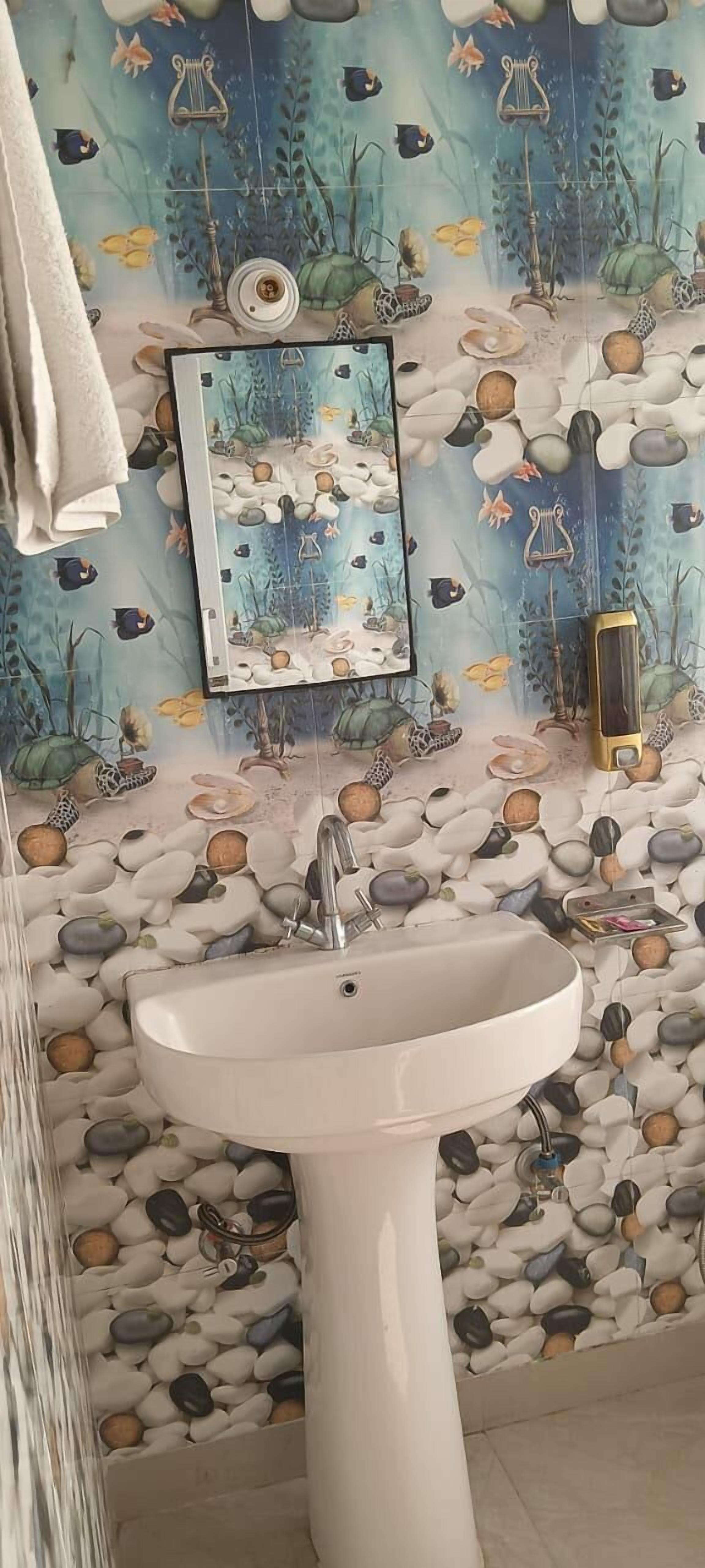 King Room With Mountain View | Bathroom | Separate bathtub and shower, towels, soap, toilet paper