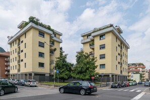 Exterior - GuestHost - Spacious 35m2 studio apartment located on the second floor of a recently built building with lift.The flat is located in a well-serviced area only 800 metres from Como Borghi station and about 15 minutes' walk from the pedestrianised area of  (Como)