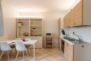 Fridge, microwave, oven