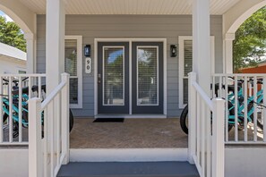 Exterior detail - Blue Mtn. Beach - 10 min. walk to the beach, - steps from the Neighborhood Pool - 4 Adult Bikes (Santa Rosa Beach)