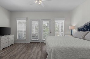 3 bedrooms, iron/ironing board, WiFi, bed sheets - Blue Mtn. Beach - 10 min. walk to the beach, - steps from the Neighborhood Pool - 4 Adult Bikes (Santa Rosa Beach)