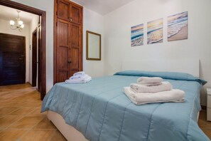 3 bedrooms, iron/ironing board, travel cot, WiFi