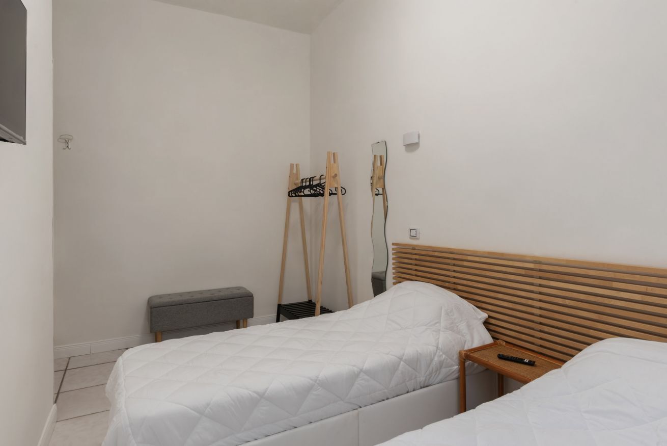 3 bedrooms, iron/ironing board, Internet, bed sheets