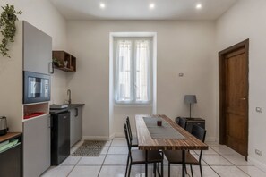 Dining - Bright 80 sqm apartment, perfect for six people, located on the first floor of a building with a lift (a few steps to access it).The property is located in a residential area but well connected to the centre of Rome thanks to the proximity of the Cipro a (Rome)