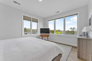 2 bedrooms, iron/ironing board, travel cot, WiFi