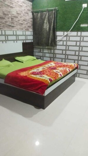 Deluxe Quadruple Room, City View | In-room safe, soundproofing, free WiFi - Hotel Premdeep Aashray Vridavan (Vrindavan)